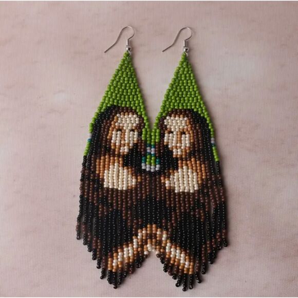 Beaded Mona Lisa Dangle Earrings Art - Picture 4 of 4